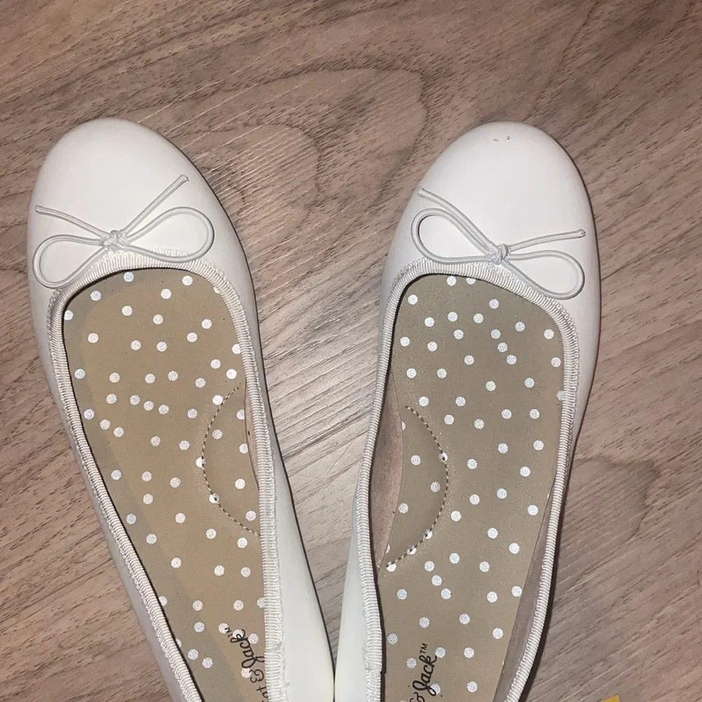 Cat and Jack white Ballet Flats with Bow size 4 new